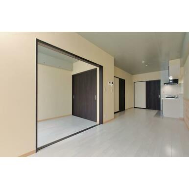 ＳＵＮＥＡＳＴビルの居間・リビング