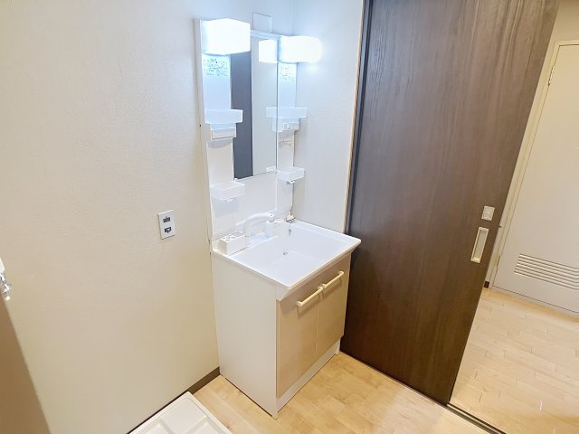 千歳山マンションの独立洗面台
