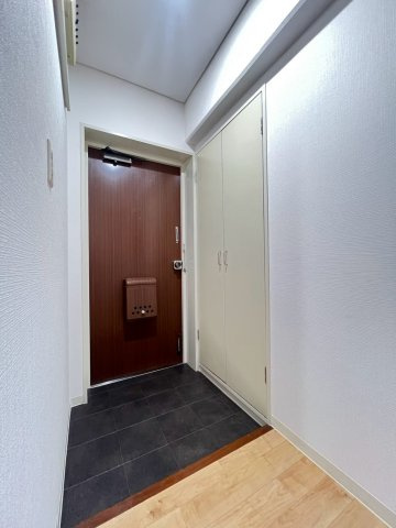 メゾン辻の玄関
