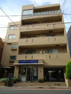【外観】 | 鉄筋コンクリート造のがっちりとした建物。