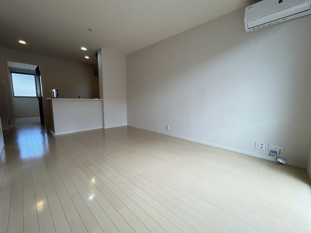 グランドパルクAの居間・リビング