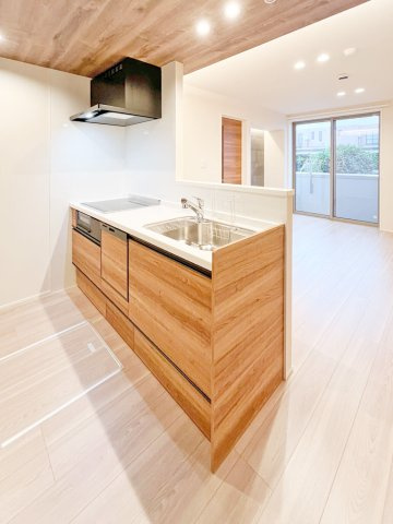 アルビオン　コートのキッチン|カウンターキッチンでコミュニケーションも広がる♪