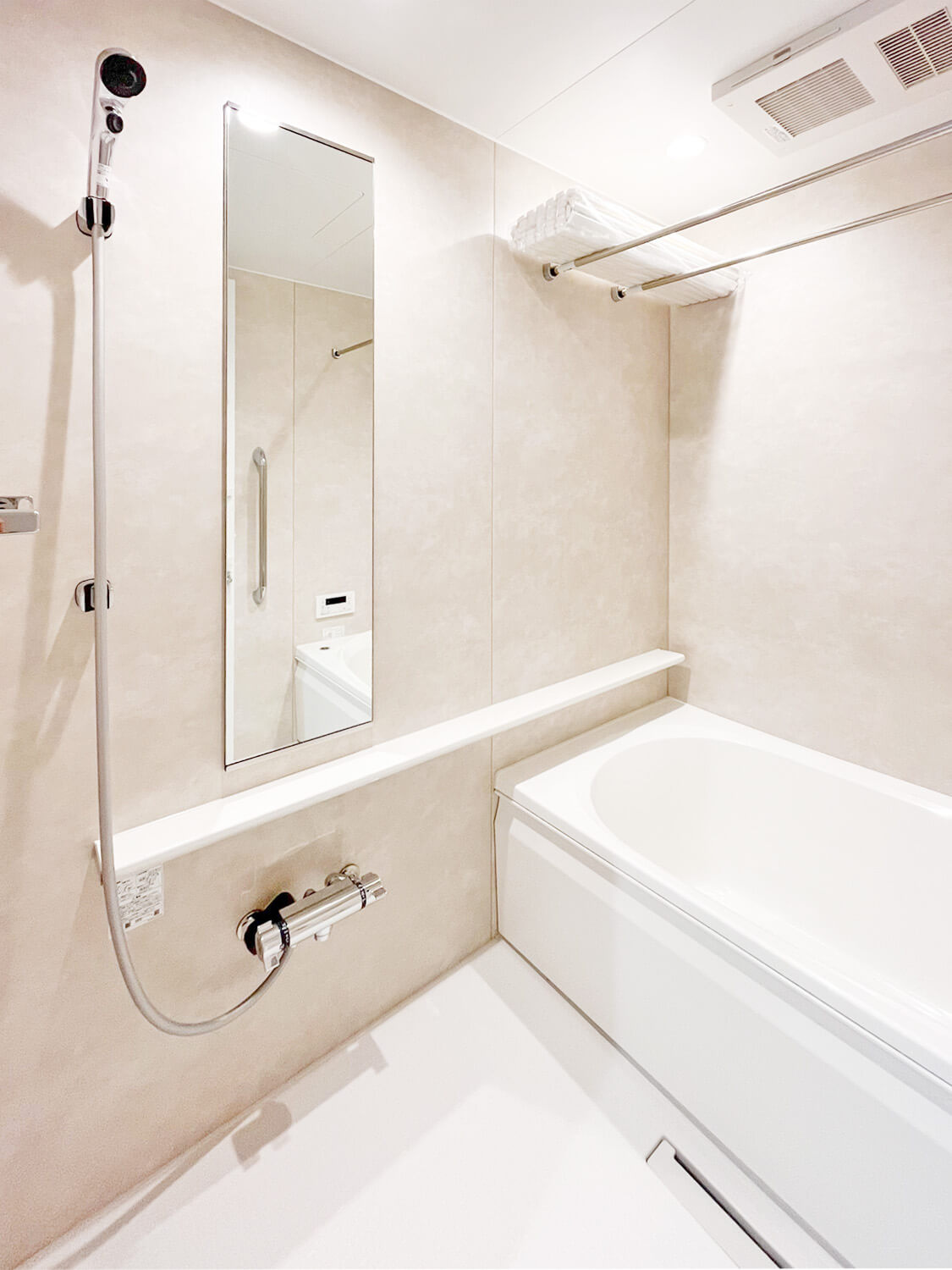 アルビオン　コートの浴室|一日の疲れを癒すオートバスは追い焚き機能♪浴室乾燥付き