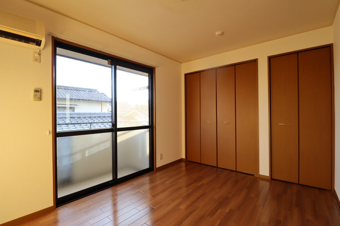 コージーコートの居間・リビング