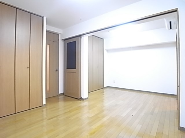 中野ビルの居間・リビング