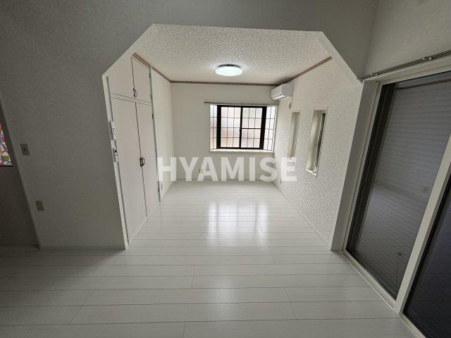 ロイヤルハウス目代の内装