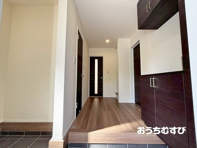 春日井市桃山町定野(全3棟)の玄関