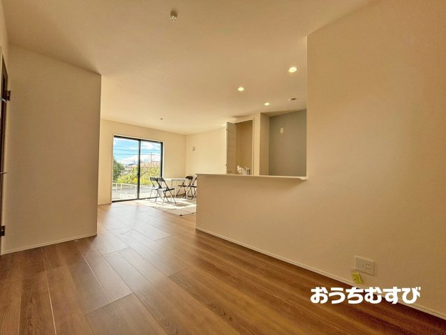 春日井市桃山町定野(全3棟)の居間・リビング