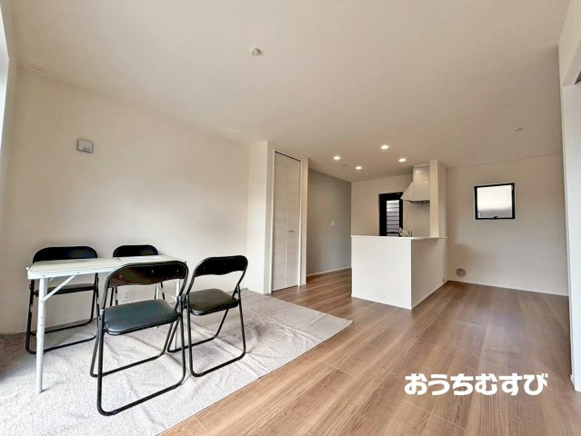 春日井市桃山町定野(全3棟)の居間・リビング