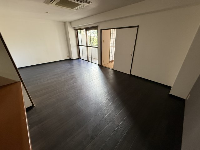 グレインヂ泉丘の居間・リビング