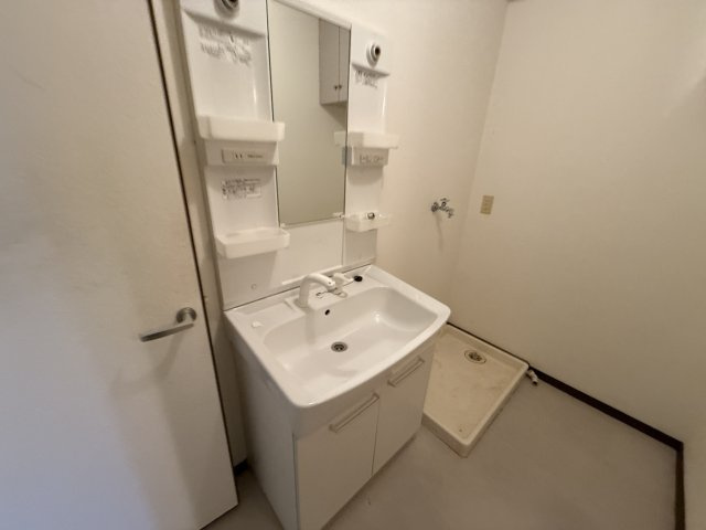 グレインヂ泉丘の独立洗面台