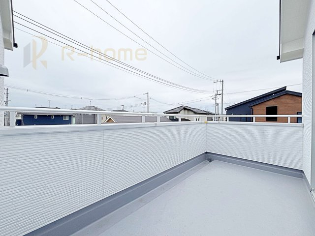水戸市見川12期　新築戸建て　2号棟のバルコニー|お布団やラグなどの大きな物も干しやすい広々としたバルコニー！