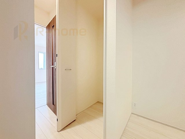 水戸市見川12期　新築戸建て　2号棟の収納|あると嬉しいホール収納！家族で活用できる便利な収納スペース♪