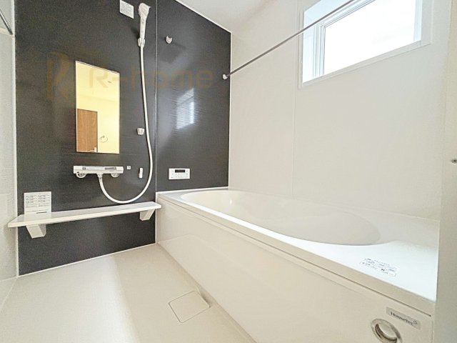 水戸市見川12期　新築戸建て　2号棟の浴室|１坪タイプの大きなお風呂で、小さなお子様とご一緒に入浴いただける広さです！