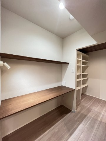 アルビオン　コートの内装|リモートワークにも活躍！ワークスペース有り♪