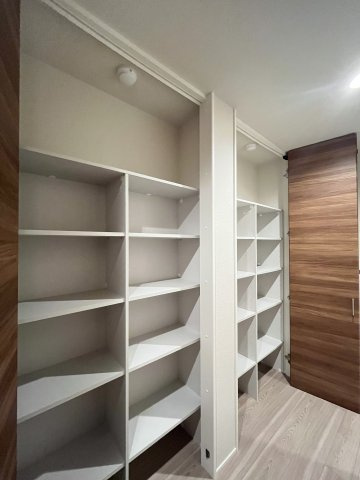 アルビオン　コートの収納|玄関ホール♪大容量のパントリー