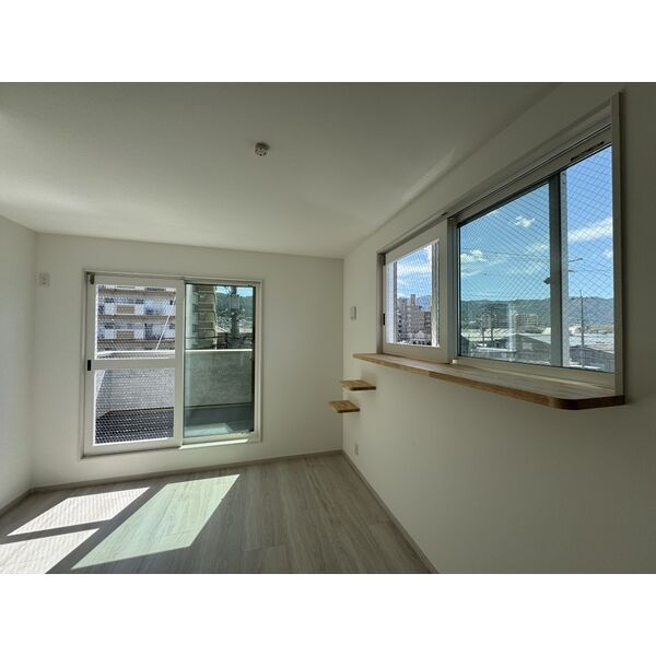 池島町戸建の洋室