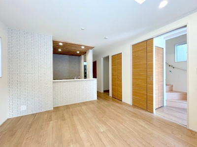 【居間・リビング】 | 枚方市渚東町3期2棟　2号棟