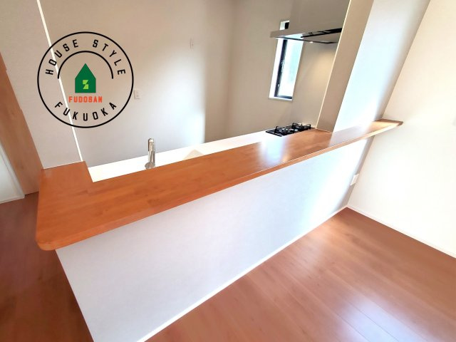 福津市福間南5丁目第5-3棟（2号棟）の内観：施工例|キッチンから立ち込める香りが今日の料理を期待させます。