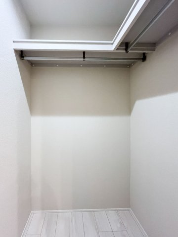 アルビオン　コートの収納|洋室の大容量のウォークインクローゼット