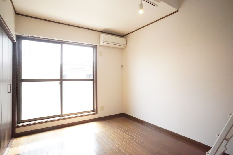 プラムガーデンの居間・リビング