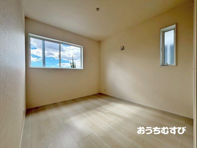 春日井市桃山町定野(全3棟)の洋室