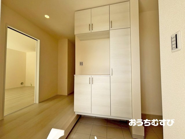 春日井市桃山町定野(全3棟)の玄関