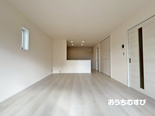 春日井市桃山町定野(全3棟)の居間・リビング