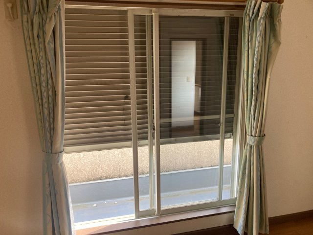 神戸市北区鈴蘭台北町５丁目の一戸建てのその他|各窓に雨戸付きで留守時も安心です