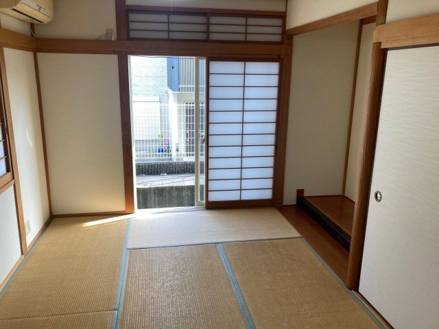 神戸市北区鈴蘭台北町５丁目の一戸建ての和室|明るい１Fの和室（畳表替え予定）