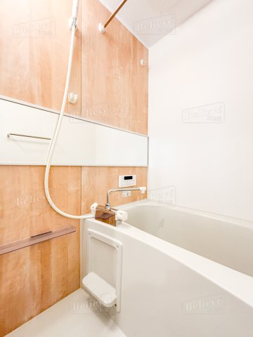 ラルヴェールⅢの浴室|綺麗なお風呂です♪