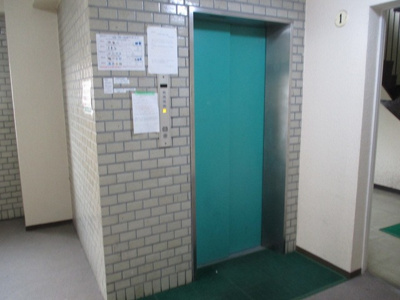 【その他共用部分】 | 松茂マンション | エレベーターが有るので助かりますね