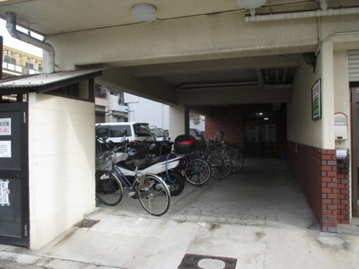 【エントランス】 | 松茂マンション | 落ちついた外観にマッチしたエントランス