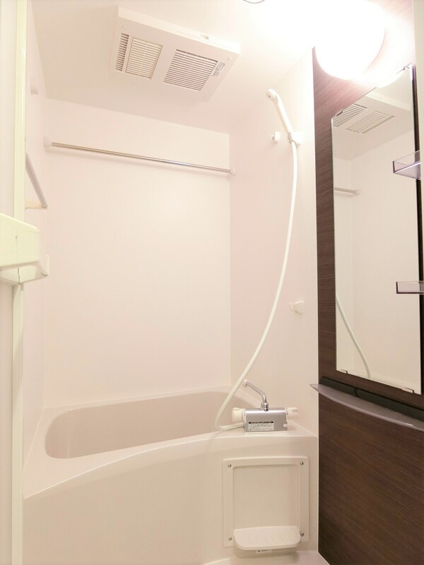 リブリ・スカイブルー ライズの浴室