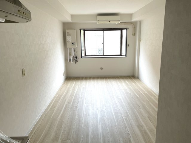 ハイムエスポワールの居間・リビング