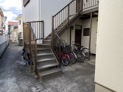 【エントランス】 | ジョイ綾園 | 建物の内部です