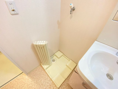 【設備】 | ジョイ綾園 | 室内洗濯機置き場