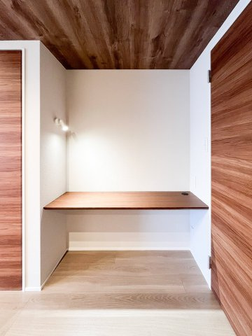 アルビオン　コートの内装|リモートワークにも活躍！ワークスペース有り