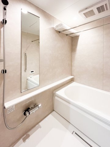 アルビオン　コートの浴室|一日の疲れを癒すオートバスは追い焚き機能♪浴室乾燥機付き