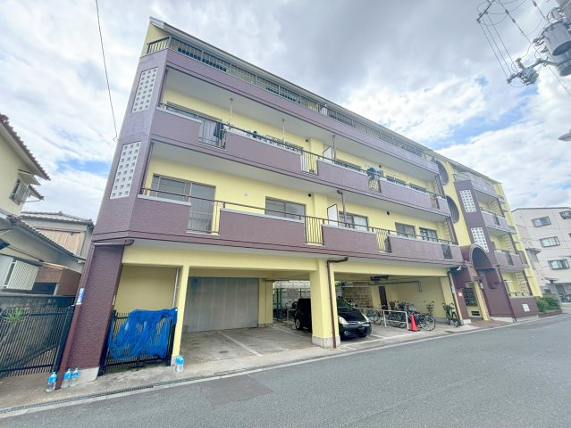 ベルフラワー山下の外観