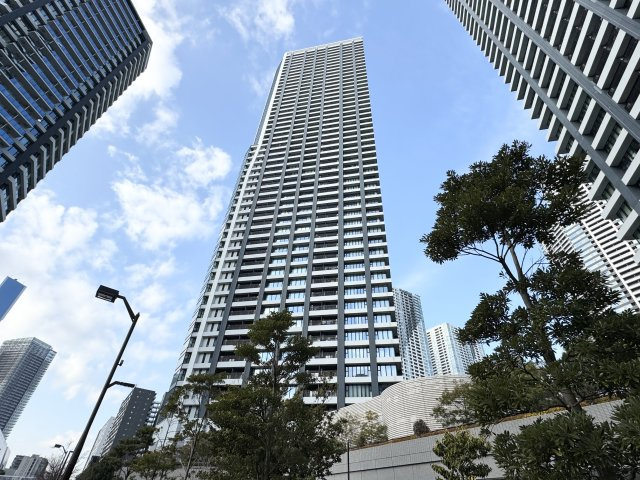 ドゥトゥールWESTの外観