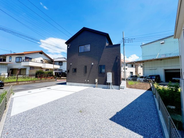 桐生市東6丁目　新築住宅 1号棟の前面道路含む現地写真