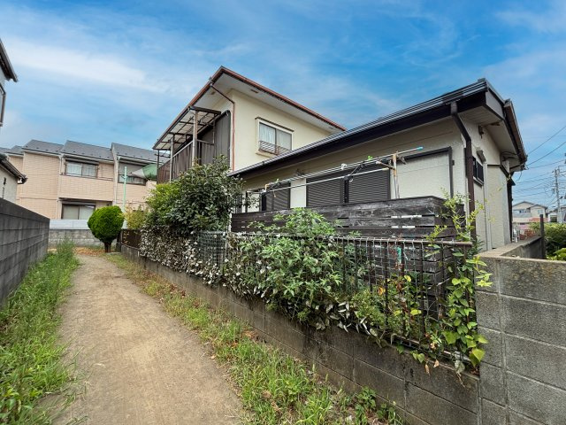 茅ヶ崎市浜竹4丁目　売地の外観|東南向きのひらけた通路側・明るい50坪敷地