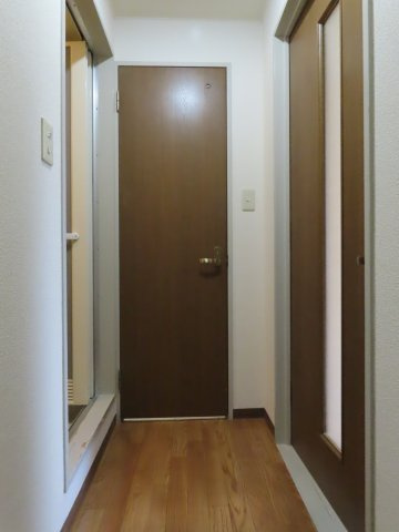 サンユタカマンションの玄関