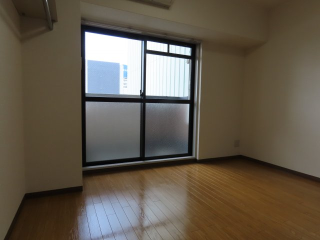 サンユタカマンションの洋室