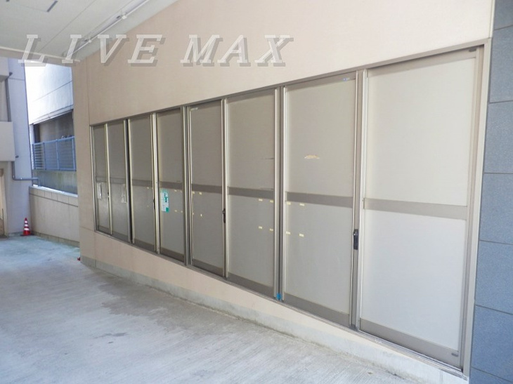 敷地内ゴミ置き場 