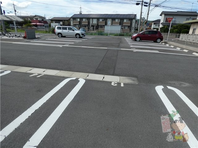 パルティールの駐車場