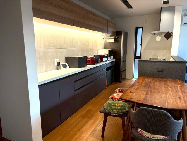 津幡町中須加　の居間・リビング