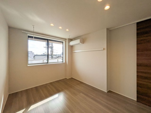 アルビオン　コートの洋室|エアコン・照明は全室完備♪