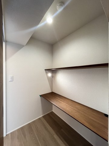 アルビオン　コートの内装|ワークカウンター♪リモートワークにも活躍